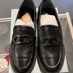 Woman’s Black Leather Loafers- 9.5